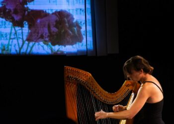 Presentan una obra a la gorra para conmemorar el 8M