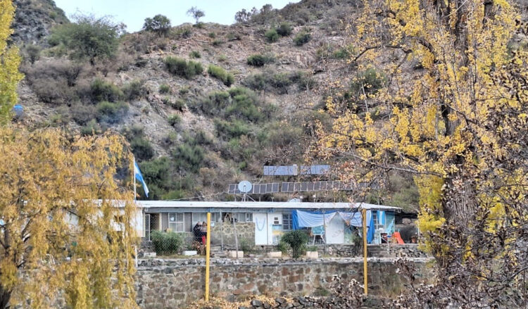 Las escuelas rurales están recibiendo el servicio de internet satelital.