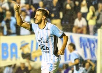 Racing no lo aguantó y nuevamente dejó escapar puntos de local