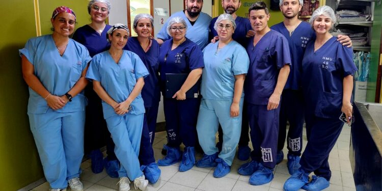 Parte del equipo del Hospital de Urgencias que posibilitó 65 transplantes en 2024.