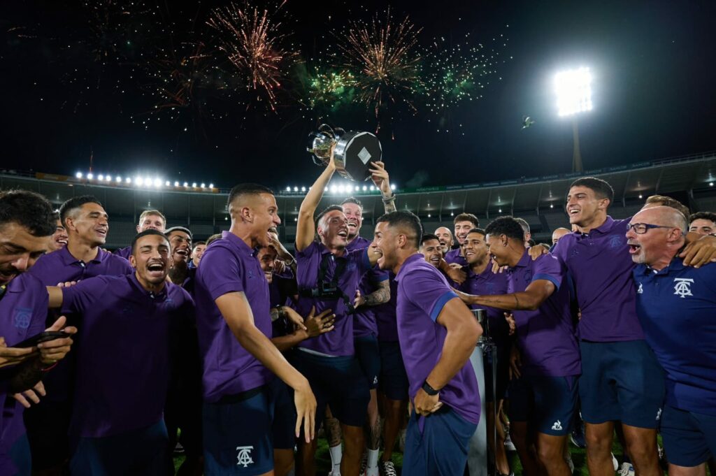 Talleres festejó ante miles de hinchas en el Kempes