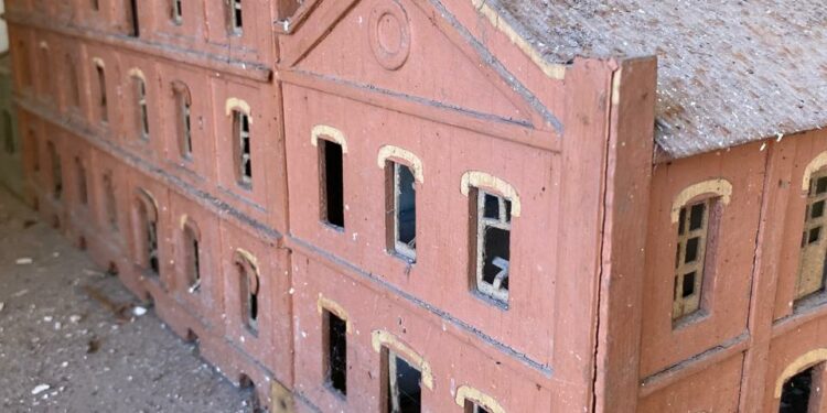 Una joya recuperada: la restauración de una maqueta histórica en Morteros