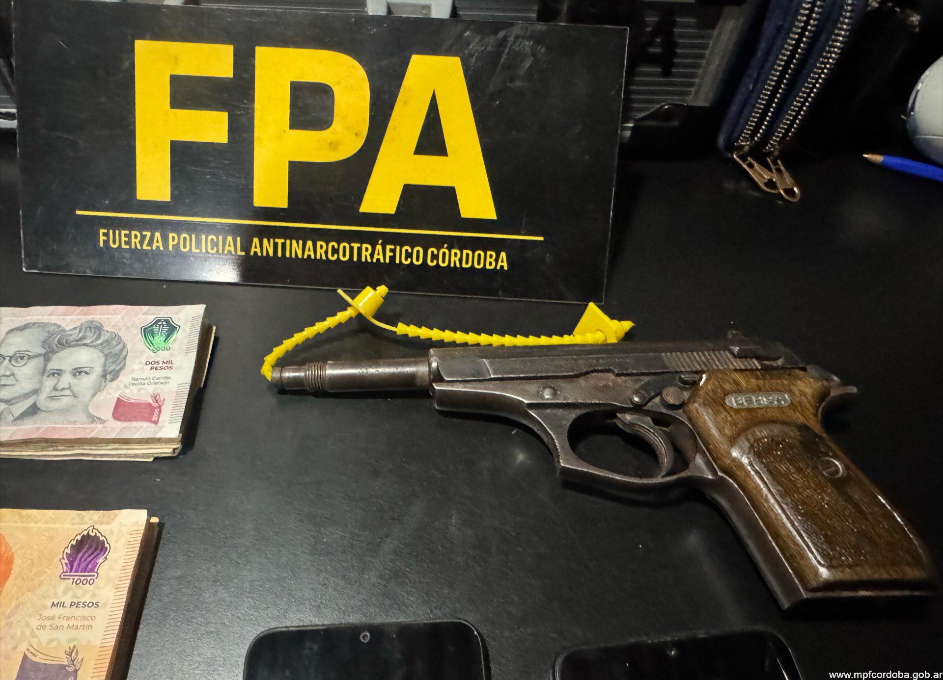 Desarticularon una banda narco: siete detenidos y más de 350 dosis de cocaína incautadas Desarticularon una banda narco: siete detenidos y más de 350 dosis de cocaína incautadas