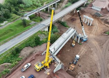 El llaryorismo toma distancia de Milei y reivindica la obra pública