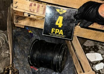 Hallaron más de 450 dosis de cocaína en caños de PVC: una pareja detenida