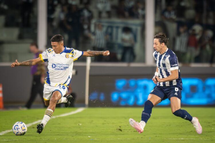 Matías Galarza Fonda no tuvo un gran partido anoche, al igual que casi todo Talleres.