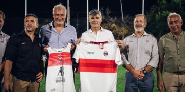 El Club Universitario reabrió una de sus canchas con una nueva carpeta de césped sintético