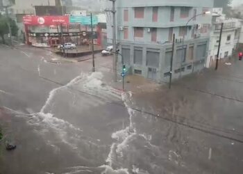 Intensas lluvias y tormentas afectan a Córdoba: cortes de luz y caos en el tránsito