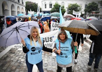 Tercera propuesta de Llaryora: ofrecen aumentos bimestrales por adelanto de inflación