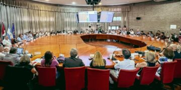 Se aprobó el voto mediado por tecnología para personas graduadas que no residan en Córdoba