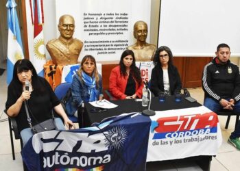 Centrales sindicales de Córdoba llaman a un paro general contra la represión