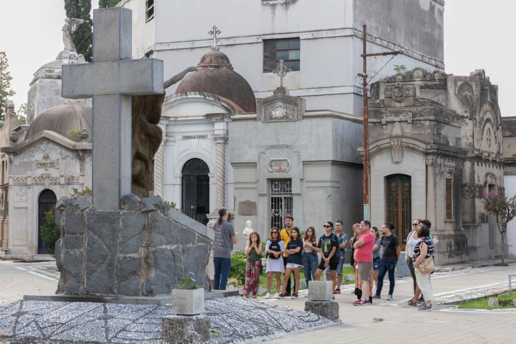 Las propuestas de visitas guiadas en los cementerios San Jerónimo y San Vicente