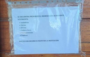 Códigos de vestimenta para padres en colegio de Túcuman