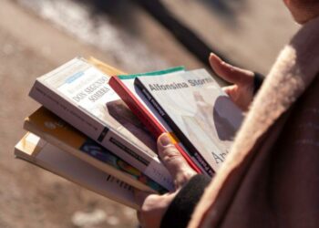 «De lector a lector»: Primera feria de libros circulantes