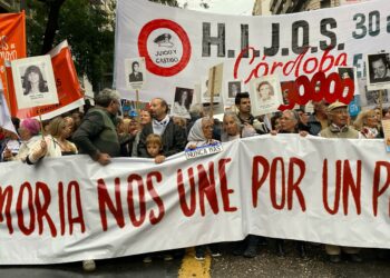 Unos 150 mil cordobeses marcharon pese a la lluvia