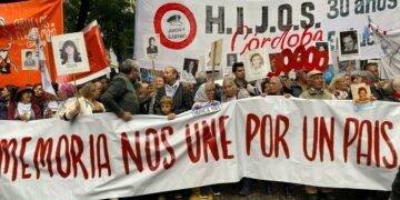 Unos 150 mil cordobeses marcharon pese a la lluvia