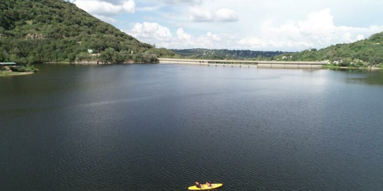 Tras las lluvias, el embalse La Quebrada se acerca a su nivel de vertedero