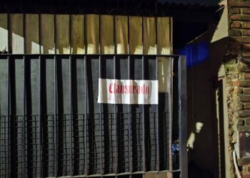 Clausuraron fiesta clandestina en barrio Villa Revol