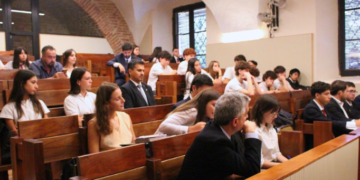 Alumnos del Monserrat formaron parte de un simulacro de juicio con jurados populares