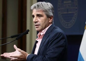 Luis Caputo aseguró que el dólar «no se va a disparar»