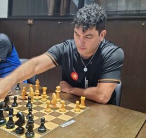 Ajedrez y superación personal: la ruta hacia el éxito de Sandro Mareco Ajedrez y superación personal: la ruta hacia el éxito de Sandro Mareco