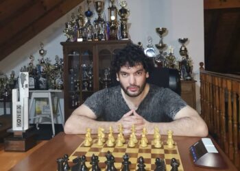 Ajedrez y superación personal: la ruta hacia el éxito de Sandro Mareco