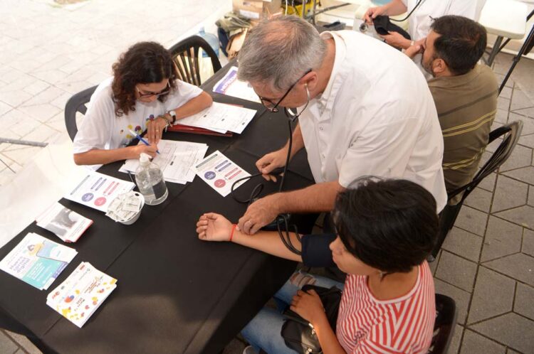 Se invita a participar a toda la comunidad, principalmente a personas mayores de 50 años o quienes presenten factores de riesgo.