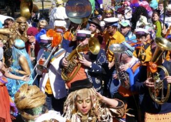 Música, baile y tradición en las calles de Córdoba