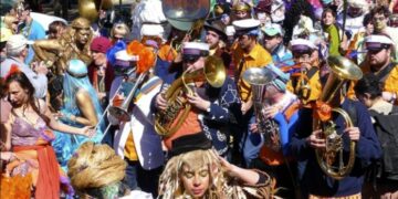 Música, baile y tradición en las calles de Córdoba