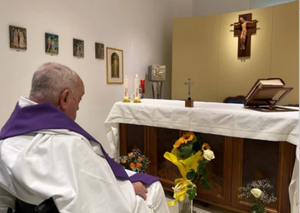 La primera foto del papa Francisco tras más de un mes de internación