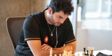El campeón de ajedrez Sandro Mareco jugará con jóvenes cordobeses