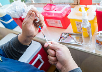 La vacunación no es solo cosa de niños: por qué los adultos también deben protegerse