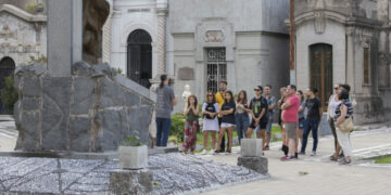 Visitas guiadas en el cementerio San Jerónimo para conocer a los olvidados de la historia