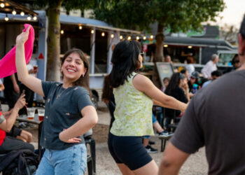 Costanera Cultural: clases abiertas de danza y yoga para disfrutar al aire libre