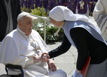 El papa Francisco sorprendió en Plaza San Pedro: «Buen domingo a todos»