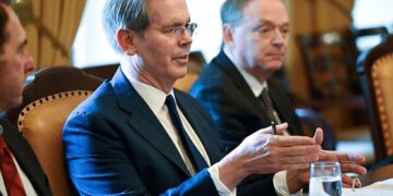 Milei tendrá una reunión clave con el ministro de economía de Trump