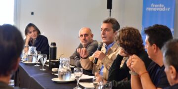 Massa llamó a la unidad en un clima tenso del PJ bonaerense