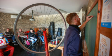 Capacitaciones gratuitas en empleos verdes: arreglo de electrodomésticos, bicicletas y más