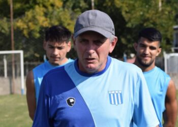 Racing despidió a Cochas y anunció la llegada de Arzubialde