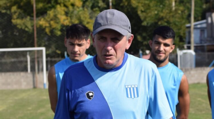 Racing despidió a Cochas y anunció la llegada de Arzubialde