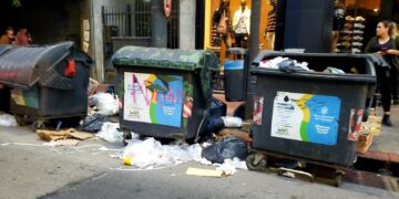 Basura acumulada: por el trabajo a reglamento hay quejas de los vecinos