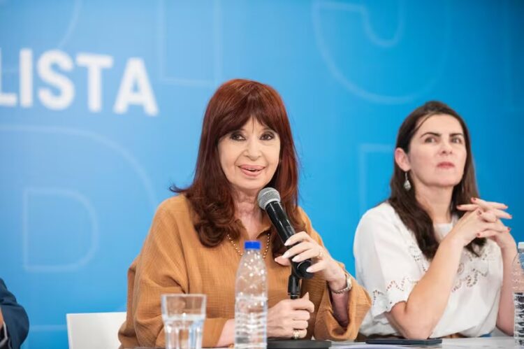 Cristina Kirchner en la primera reunión del consejo partidario del PJ Nacional.