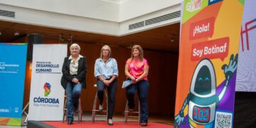 Lanzaron un ChatBot de la línea 102 para niños, niñas y adolescentes