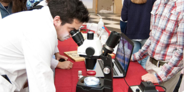 De los laboratorios a las redes según Fabricio Ballarini