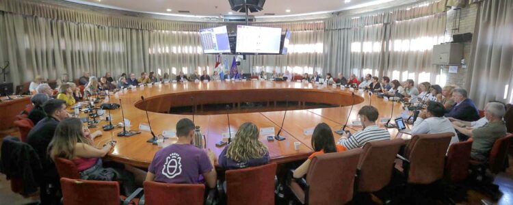 En el recinto se hicieron presentes autoridades de la UNC en todos los niveles.