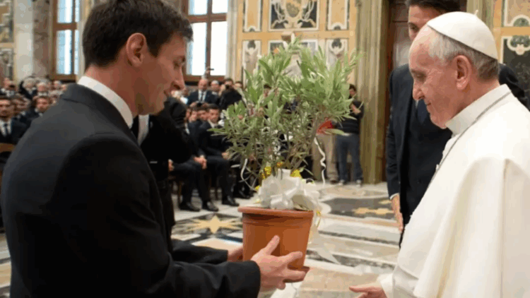 Lionel Messi se encontró con el papa Francisco en 2013.
Foto: Agencia Noticias Argentinas.