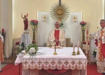 En Roma, el arzobispo y cardenal Ángel Rossi dio una misa por el papa Francisco