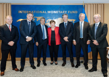 El FMI se mete en la campaña y llama a votar por el Gobierno