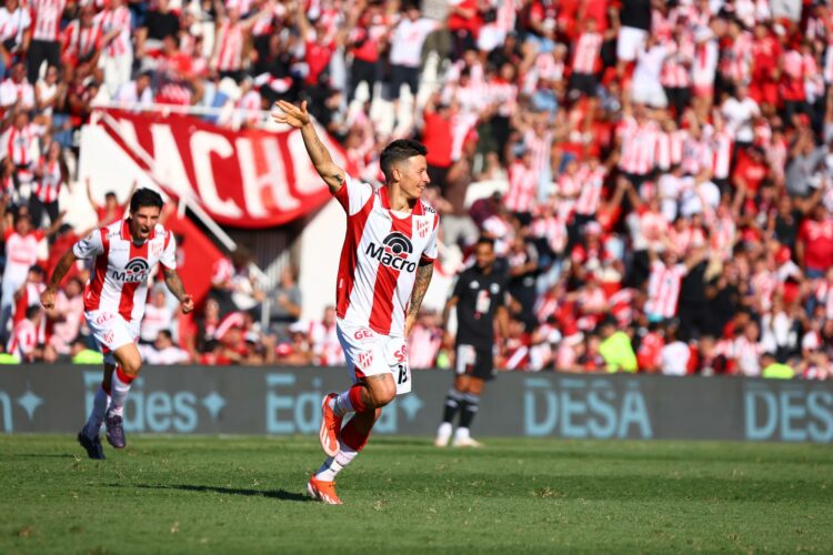 Instituto goleó a Riestra, se ilusiona y espera a Oldrá