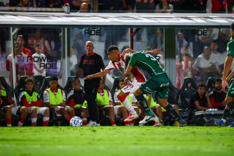 Instituto no pasó del empate ante Sarmiento y se complica